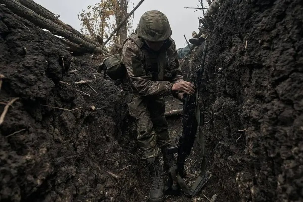 Linh Ukraine o Kursk kiet suc, khi Nga phong toa duong tiep te-Hinh-12