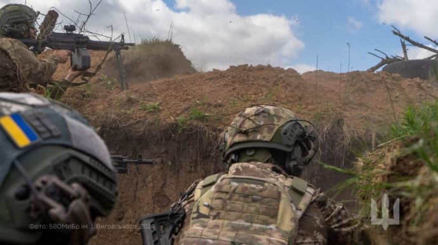 Linh Ukraine o Kursk kiet suc, khi Nga phong toa duong tiep te-Hinh-16