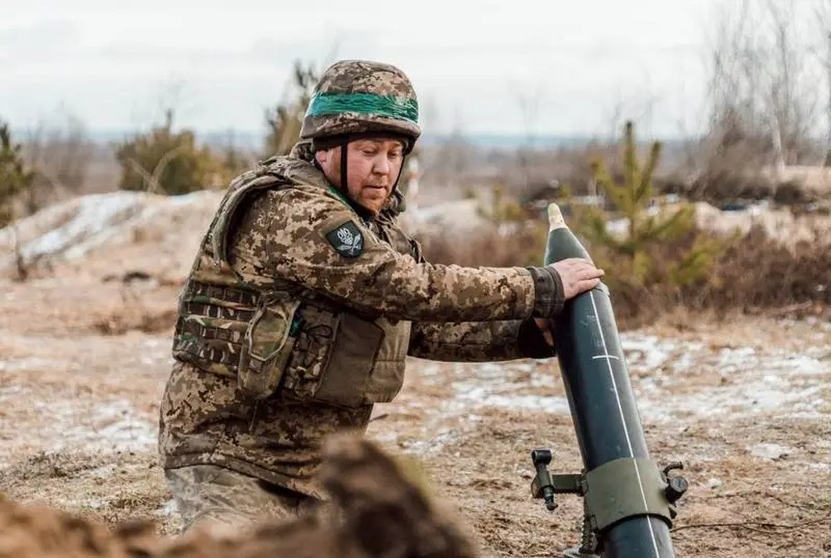 Ukraine dua quan o Kursk tang vien tro lai cho mat tran Pokrovsk-Hinh-7