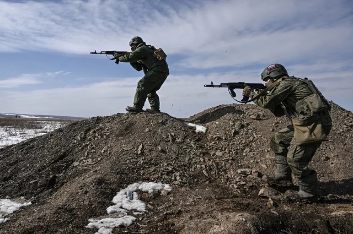 Biet doi cam tu cua Ukraine bi tieu diet trong bien lua o Kursk-Hinh-8