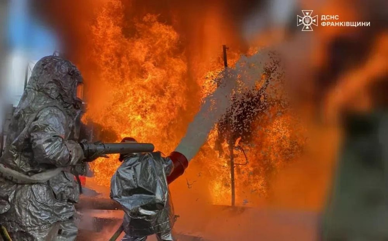 Don khong kich cua Nga vao Kiev, pha huy doan tau vu khi My-Hinh-13