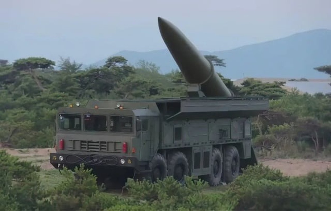 Ten lua Trieu Tien thu lua tren chien truong, Nga su dung UAV moi-Hinh-4