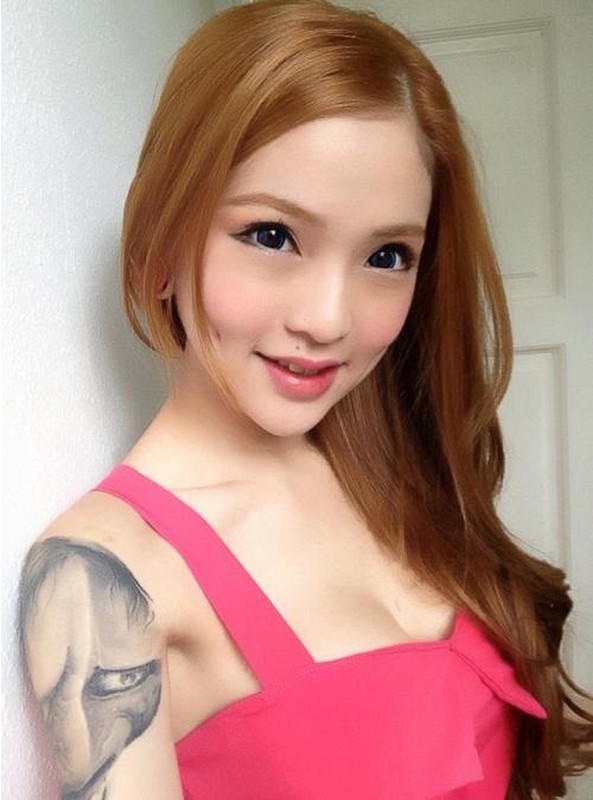 Hot girl xam minh Malaysia don tim cu dan mang hinh anh