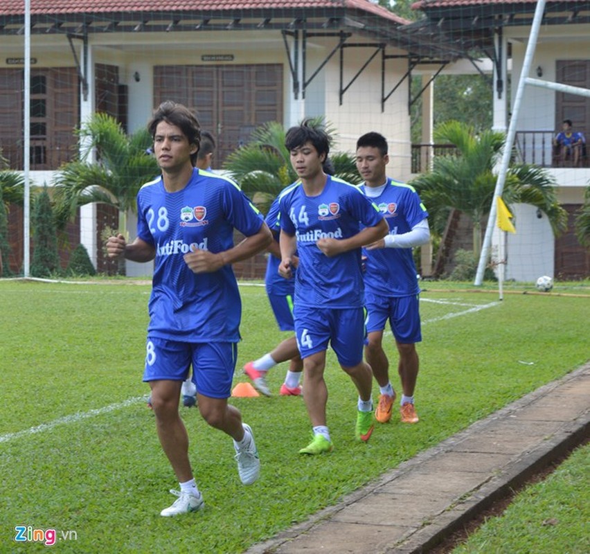 6 doi bong de doat ngoi vo dich V.League 2015-Hinh-9