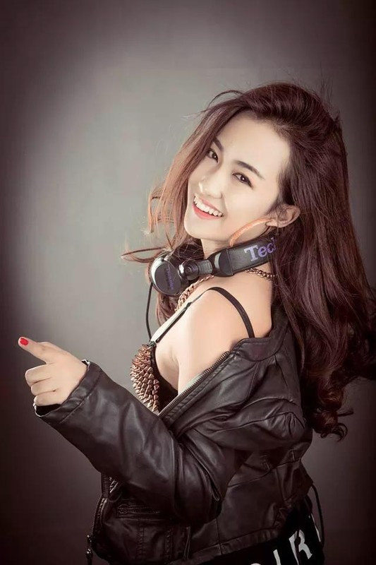 Nhan sác rục rõ của Trang Moon, DJ nỏi bạt tại The Remix-Hinh-4