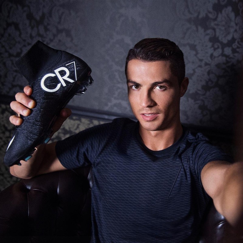 Vi sao Cris Ronaldo bi cac CDV tren the gioi ghet-Hinh-9