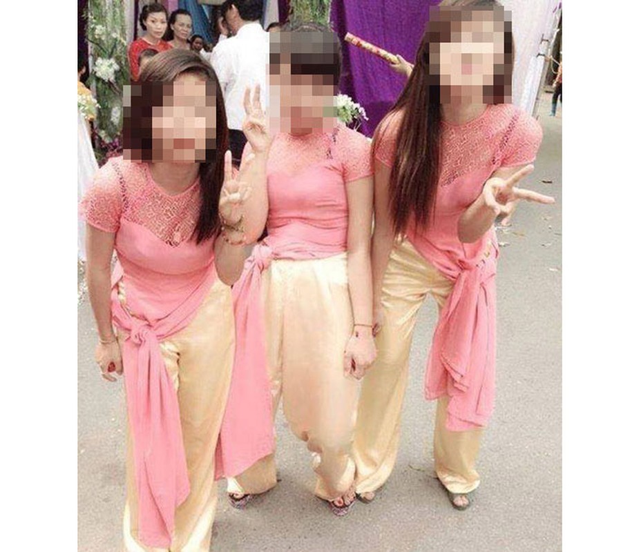 Nhung cach mac ao dai chang giong ai cua nu sinh Viet gay buc boi