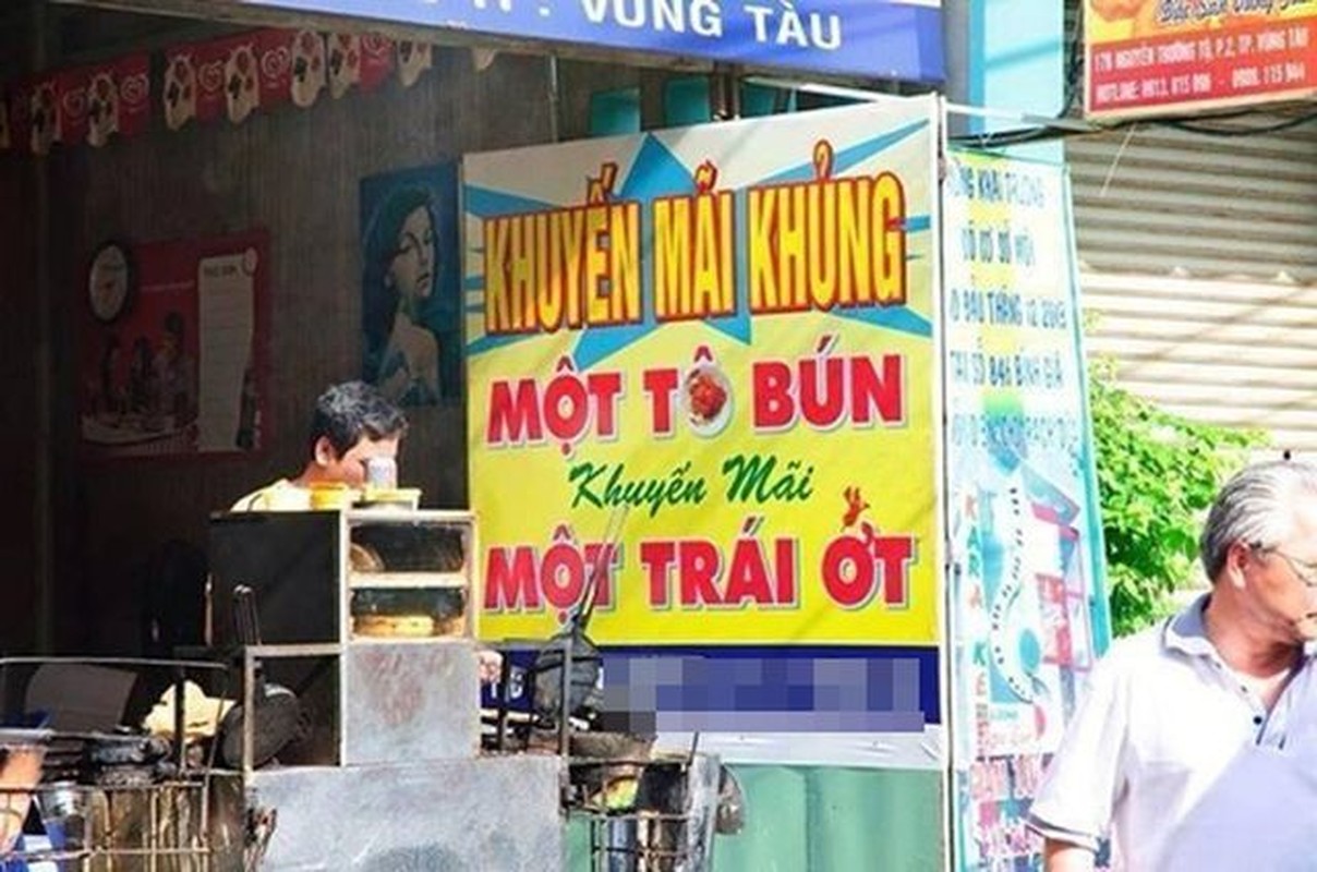 Cua hang treo bien quang cao la nguoi mua doc xong 