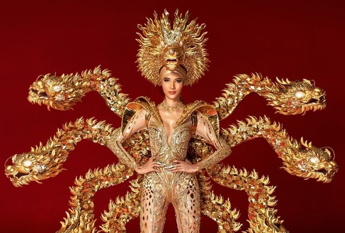 Nga ngua voi phong cach thoi trang Hoang Thuy thi Miss Universe 2019