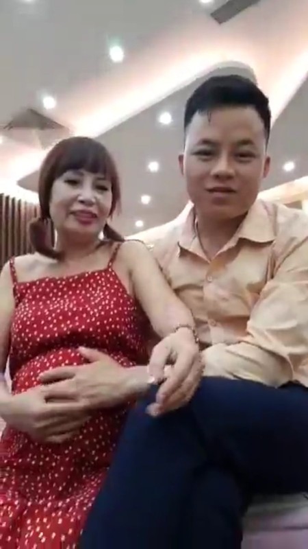 Co dau 62 tuoi di chup lai anh cuoi, dan mang to chieu tro lam lo-Hinh-2