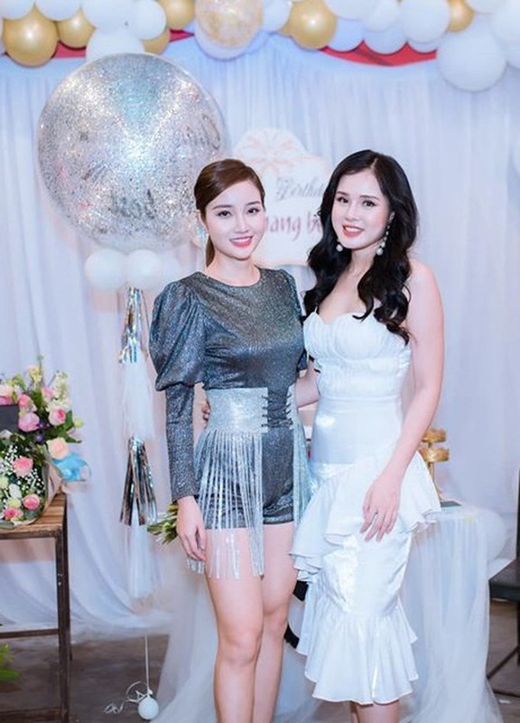 Ban trai cu Yen Xuan khoe anh hanh phuc ben ban gai xinh dep-Hinh-5