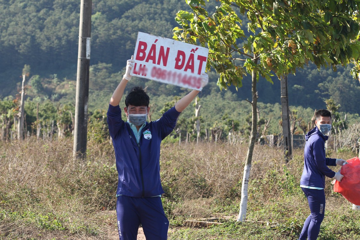 Dan cau thu HAGL di nhat rac van phai tao than thai chuan soai ca-Hinh-9