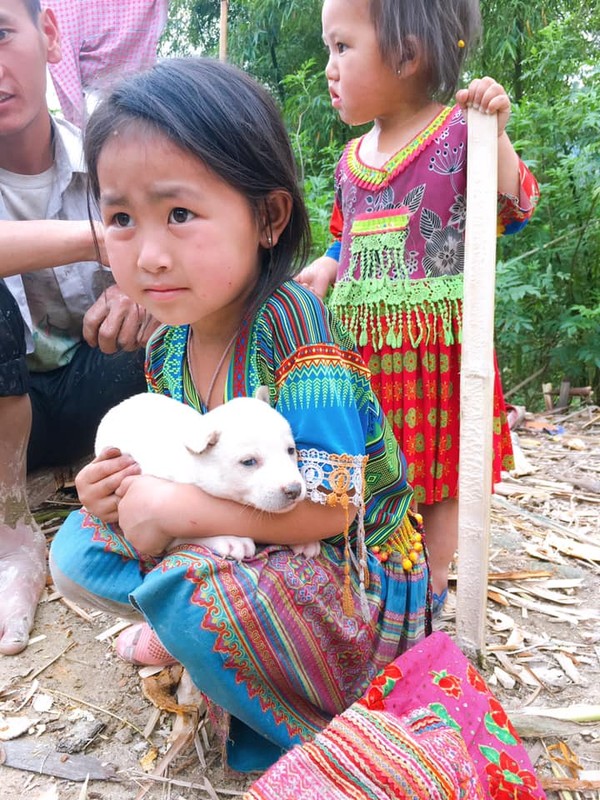 Em be vung cao om khu khu chu cho, ai biet ly do cung “tan chay“-Hinh-5