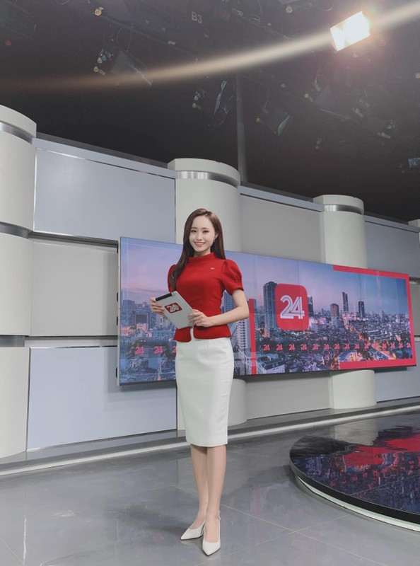 Nu MC VTV khoe thu nhap, so du tai khoan tien ty la ai?-Hinh-5