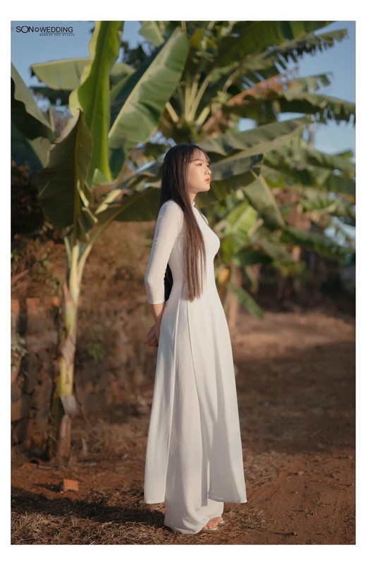 Mac ao dai, nu sinh Dak Nong khien ai nay deu me man-Hinh-3