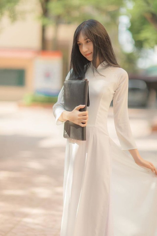 Hau chuyen gioi, Lynk Lee hoa nu sinh trong ta ao dai trang-Hinh-10