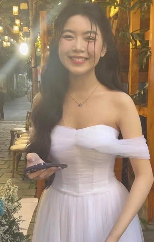 Ngat ngay nhan sac tuoi 18 nhu hoa hau cua con gai Quyen Linh-Hinh-7