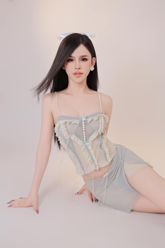 “Nang meo” Tran Duc Bo cuc goi cam trong hinh anh moi-Hinh-6