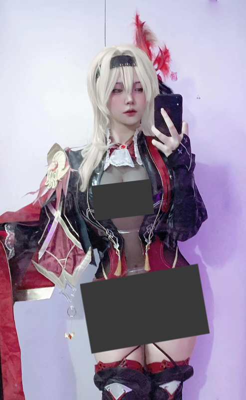 “Nong mat” voi loat anh khoe da thit, ho bao cua nu cosplayer-Hinh-2