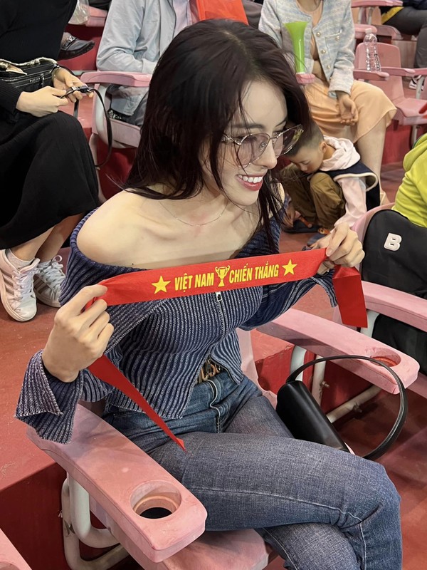Ban gai Van Thanh dien bikini goi cam, khoe dang dinh cao-Hinh-10