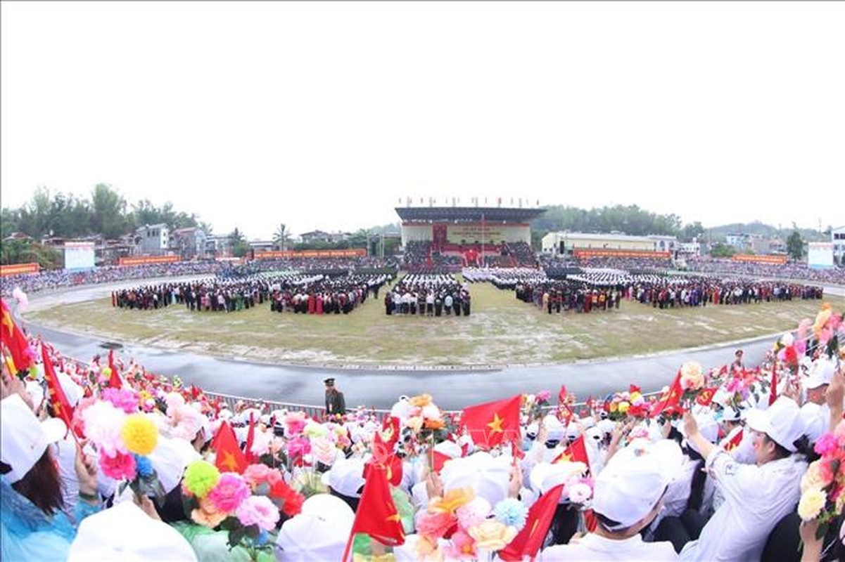 Chu ngua voi guong mat hai huoc noi nhat le dieu binh Dien Bien-Hinh-8