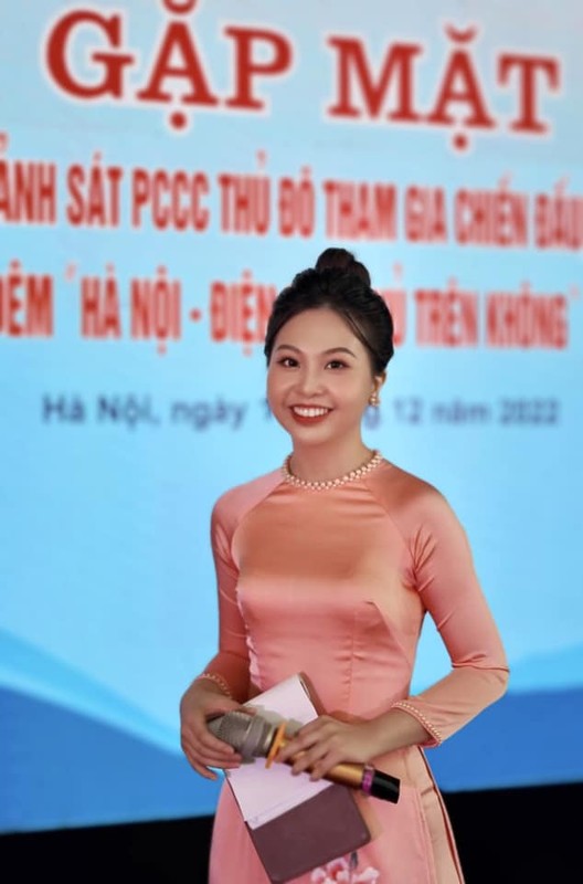 Nhan sac co gai phat bieu tai le ky niem 70 nam Dien Bien-Hinh-9