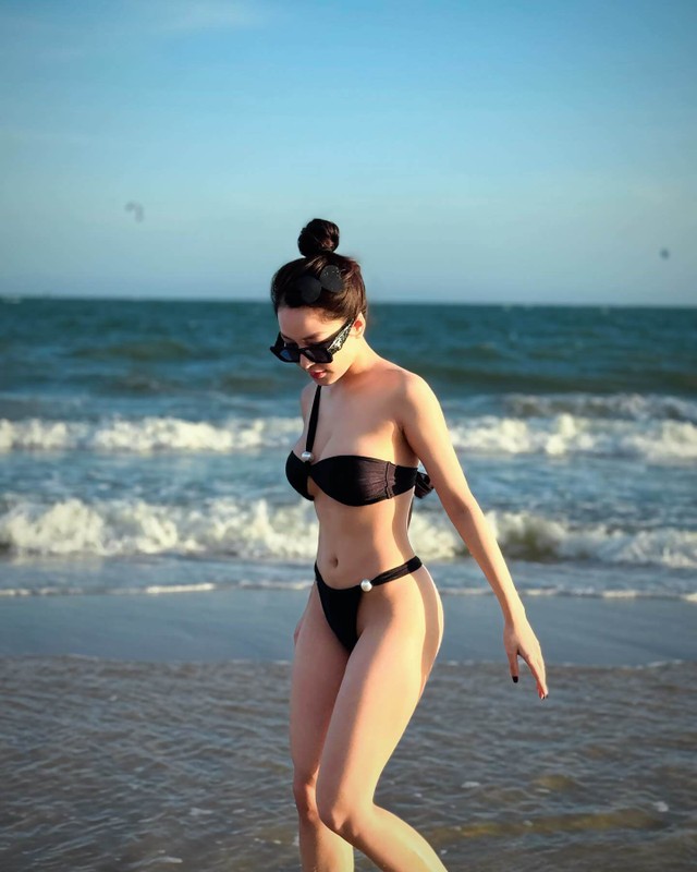 Hot girl tung lo clip nong nhan sac xinh dep, dien bikini cuc chien-Hinh-7