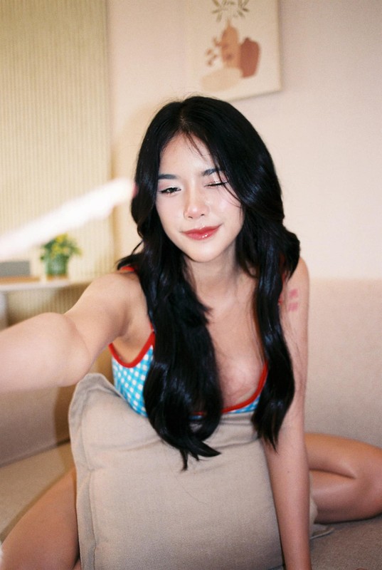 Do mat voi loat anh dien bikini “om o” cua hot girl Thai Lan-Hinh-5