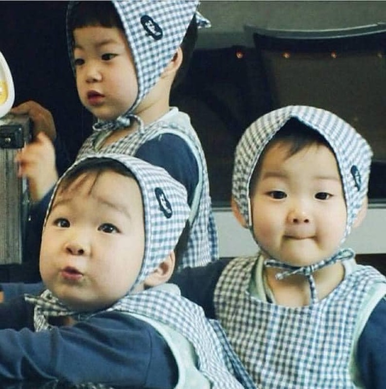 View - 	Ngỡ ngàng hình ảnh dậy thì anh em sinh 3 nổi nhất Hàn Quốc