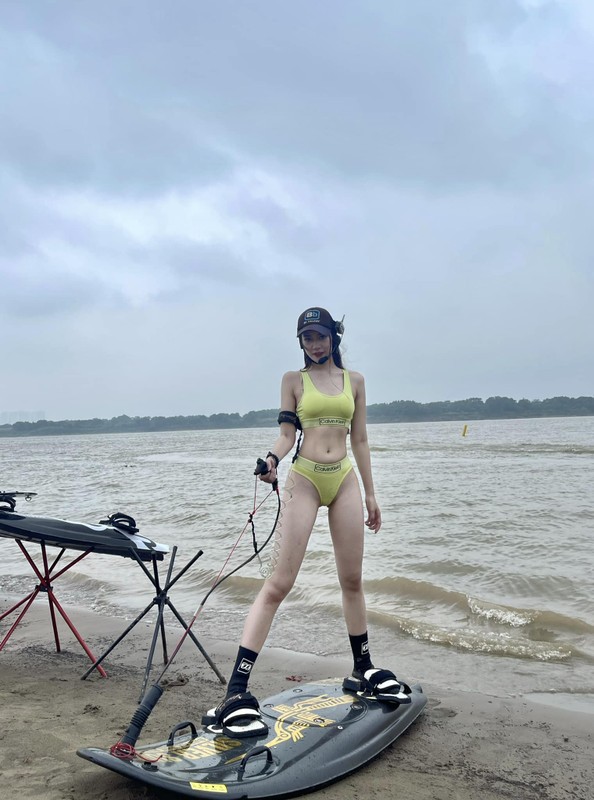 Hot girl nong cung World Cup thi hoa hau, nhan sac khong phai vua-Hinh-6