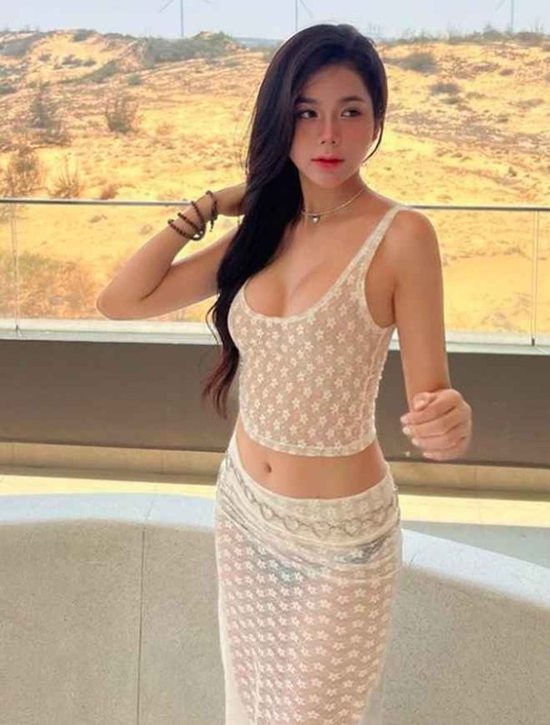 “Hot girl tap hoa” Sai thanh ngay cang quyen ru ai ngam cung me-Hinh-2