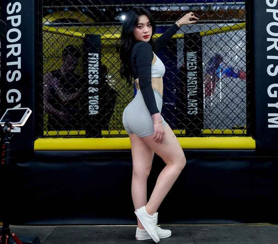 View - 	Hot girl phòng gym Sài thành khoe khéo vóc dáng nuột nà