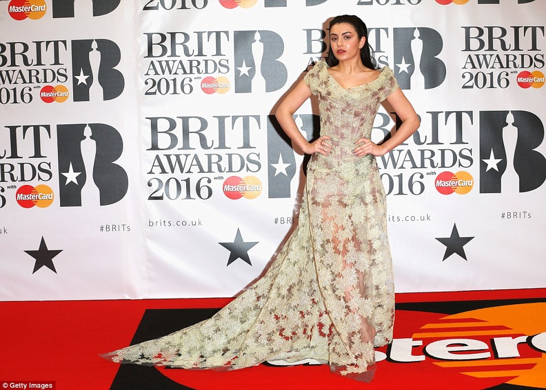 Dan sao Hollywood khoe sac tren tham do BRIT Awards 2016-Hinh-8