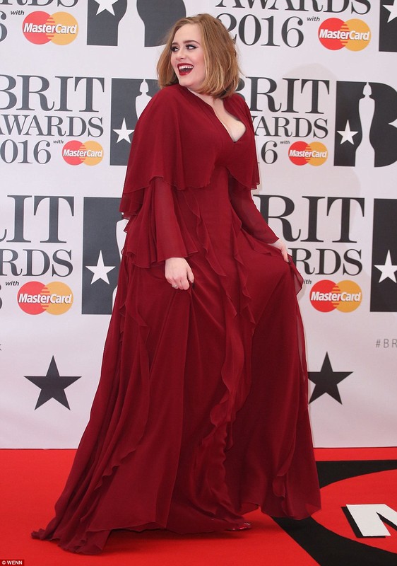 Dan sao Hollywood khoe sac tren tham do BRIT Awards 2016