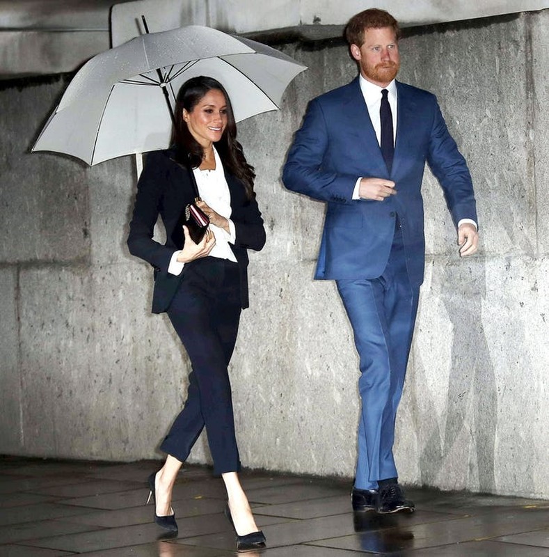 Meghan Markle “danh bat” Cong nuong Kate ve phong cach thoi trang-Hinh-6