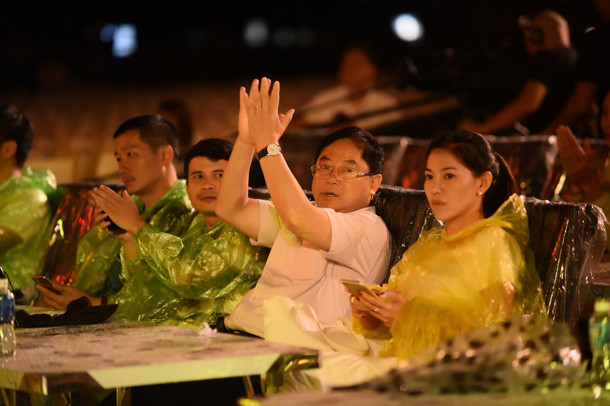 Anh doc: Thi sinh mac ao mua tong duyet chung khao Hoa hau VN 2018-Hinh-7