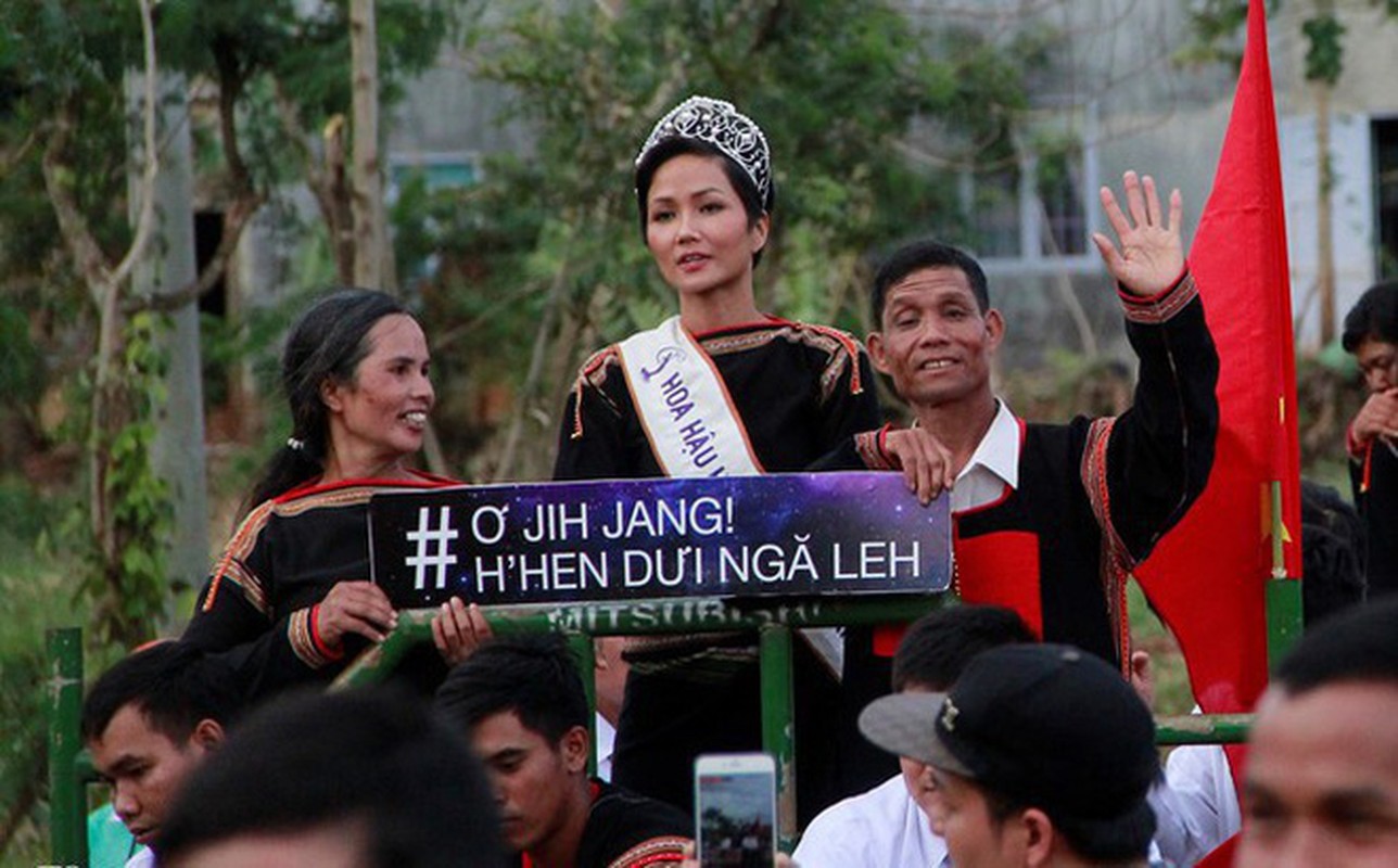 Nhung cau chuyen la lung “chang giong Hoa hau” ve Hhen Nie-Hinh-4