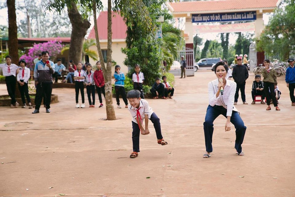 Hinh anh doi thuong hanh phuc cua Hoa hau H'hen Nie-Hinh-5