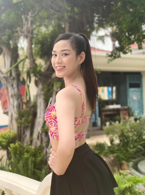 Bi soi qua khu thich vang tuc, Hoa hau Do Thi Ha len tieng-Hinh-10