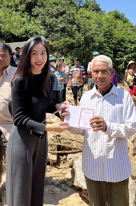 Thuy Tien lan xa di lam tu thien, Cong Vinh “khen kheo“-Hinh-7