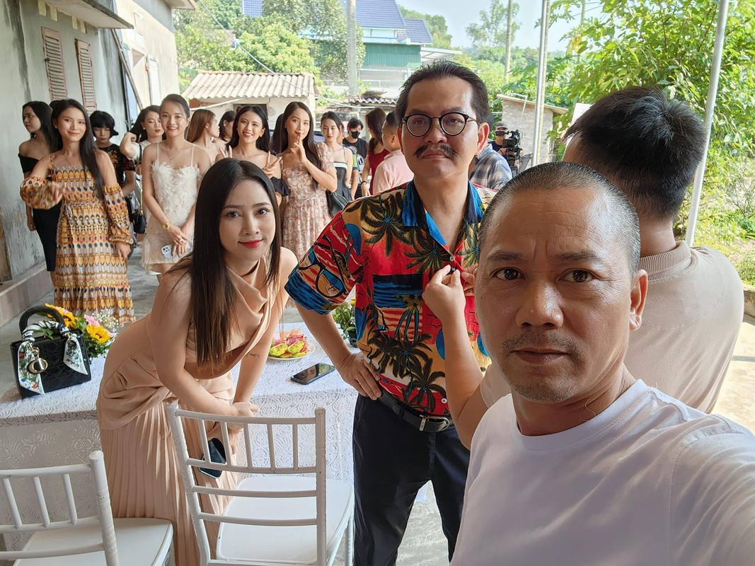 Tran Binh Trong: Vo tren phim hot girl, vo ngoai doi nhu hoa hau