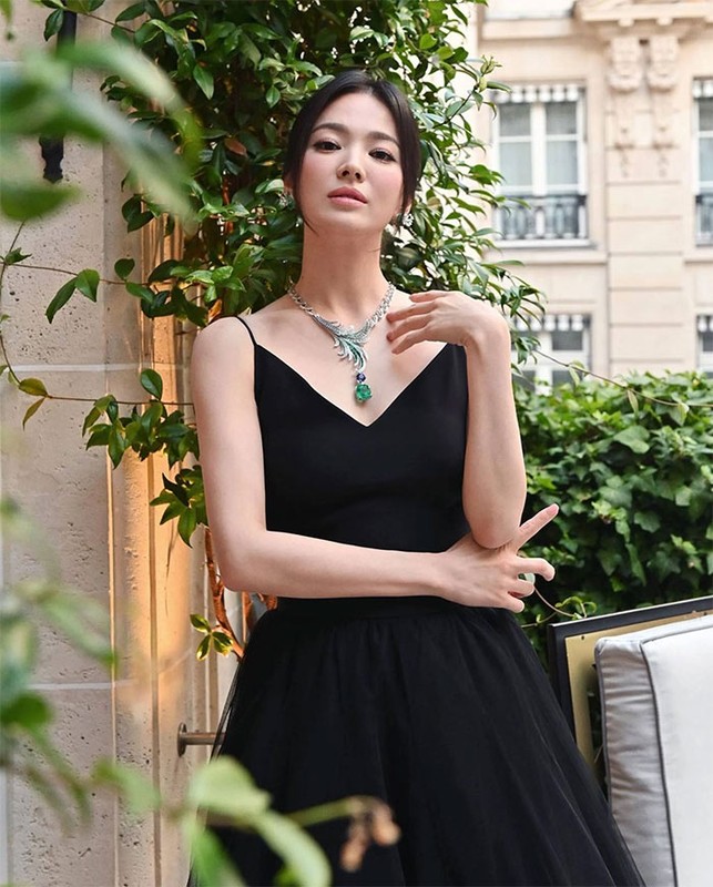 Song Hye Kyo luc sanh dieu hang hieu, khi gian di bat ngo-Hinh-9