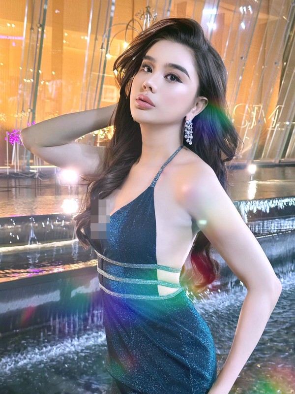 Lam Khanh Chi khoe vong eo sieu thuc tai le hoi te nuoc Songkran-Hinh-7