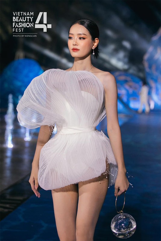 Nhan sac thi sinh Bui Khanh Linh vao chung ket Miss Grand Vietnam