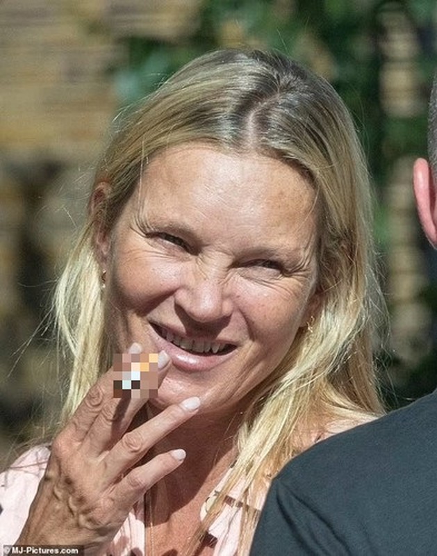 Sieu mau Kate Moss lo ve gia nua gay ngo ngang-Hinh-2