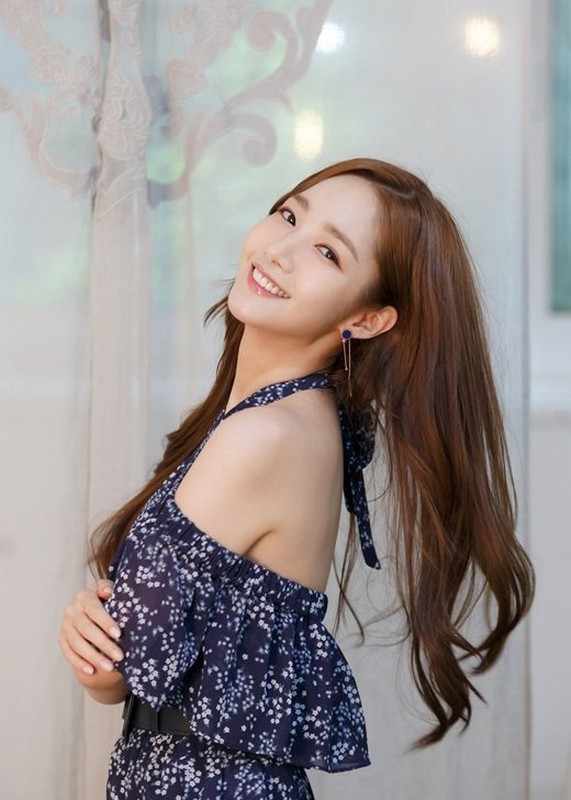 Truoc khi giam xuong con 37kg, Park Min Young xinh dep the nao?-Hinh-4