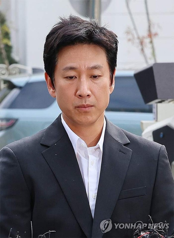 Lee Sun Kyun va nhung sao Han tu tu gay chan dong-Hinh-2
