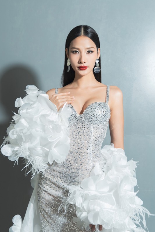 Hoang Thuy thay doi sau 13 nam dang quang Vietnam's Next Top Model-Hinh-7