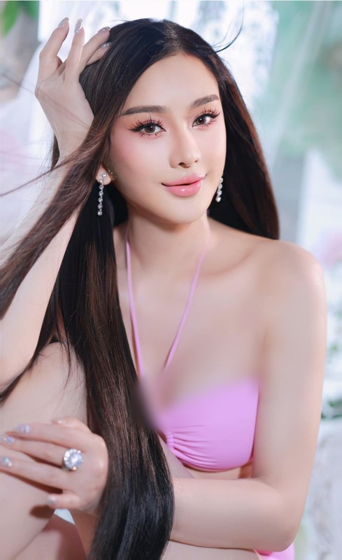 Lam Khanh Chi wears orange dress, showing off her youthful hot body - Photo 4