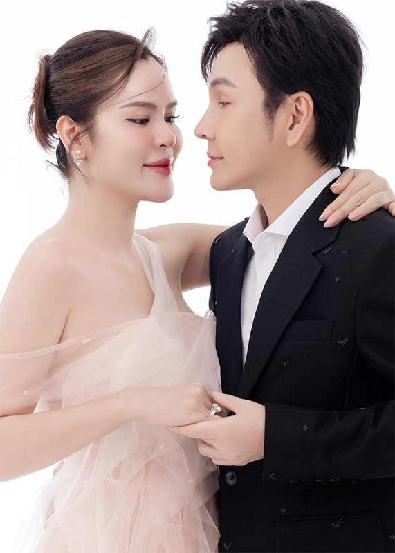 Vu Luan organized a grand wedding ceremony with Miss Phuong Le-Picture-9